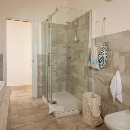 Guesthost - Breathtaking With Dependance! Apartment Casagliana
