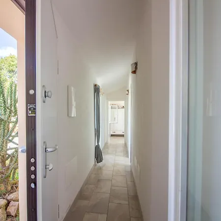 Guesthost - Breathtaking With Dependance! Apartment